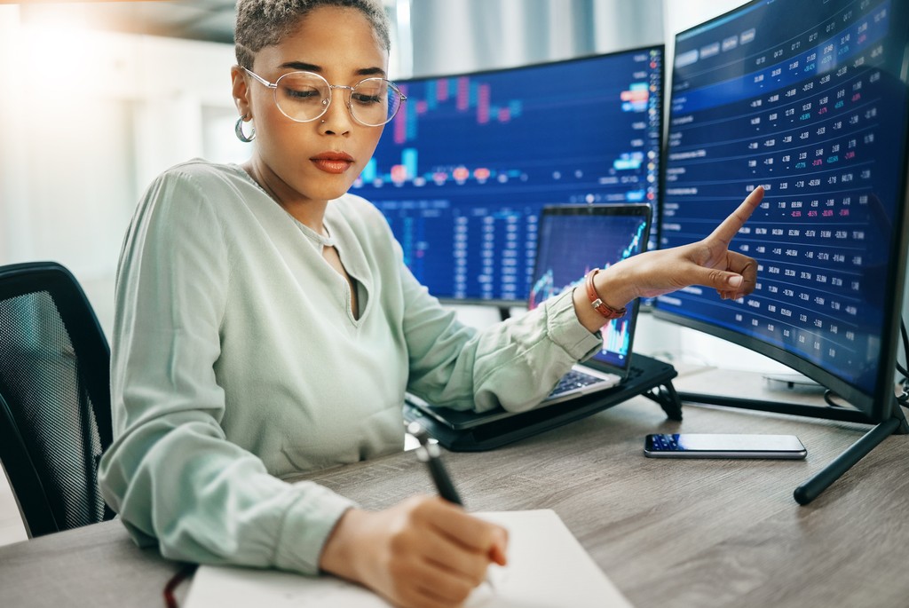 AI-Powered Crypto Trading: How Algorithms are Revolutionizing Investments... hero image
