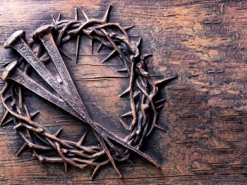 From Mockery to Majesty: The Powerful Symbolism of the Crown of Thorns. Symbol of Suffering and Sacrifice post related image