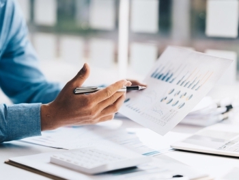 Retail Investors Gain Edge with AI-Powered Trading Tools post related image